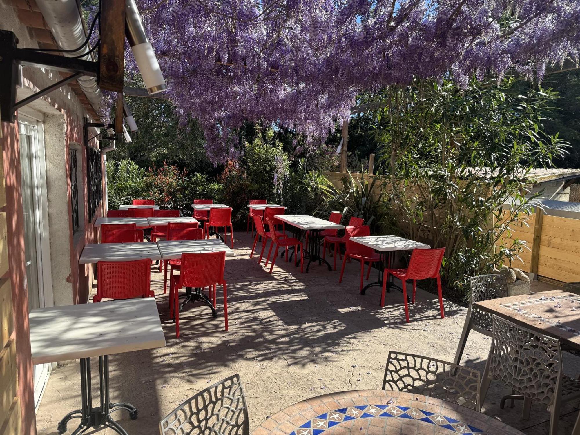 Restaurant - D'hôtes Terra Bella Lecci Alojamento de Acomodação e Pequeno-almoço 3*